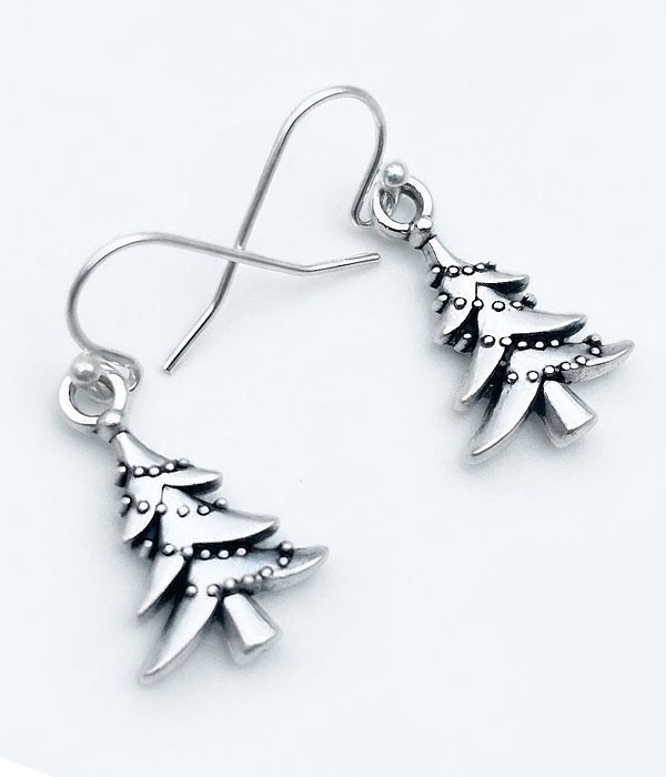 Christmas tree earring
