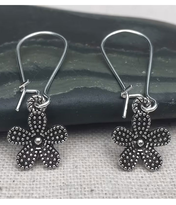Metal flower earring