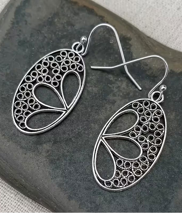 Metal filigree flower earring