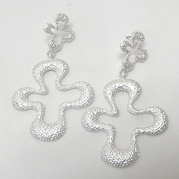 TEXTURED AND NATURAL SHAPE CROSS DROP EARRING
