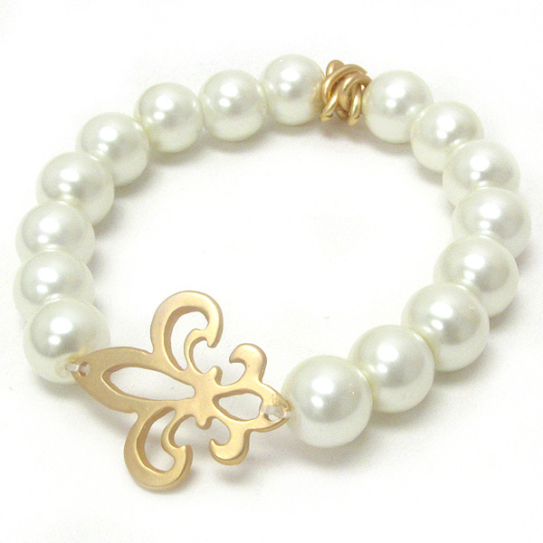 Metal fleur de lis and pearl stretch bracelet