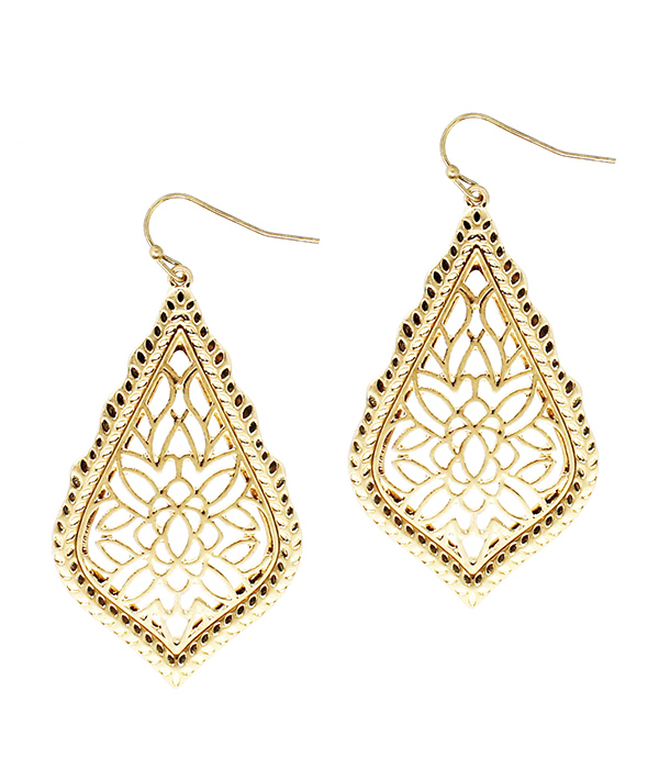 Metal filigree earring