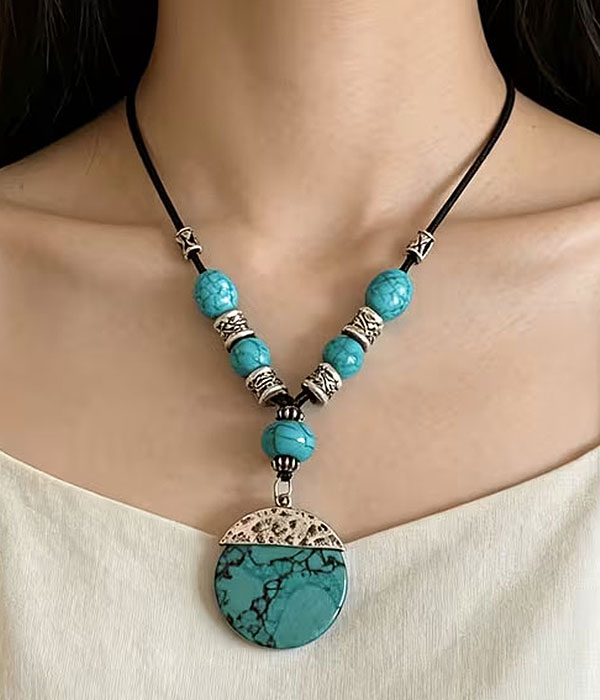 Boho turquoise beaded pendant necklace