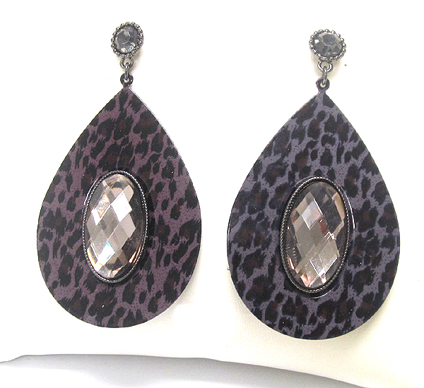 Metal tear drop animal print and on center oval crystal glass 