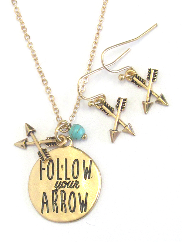Disk pendant necklace set - follow your arrow