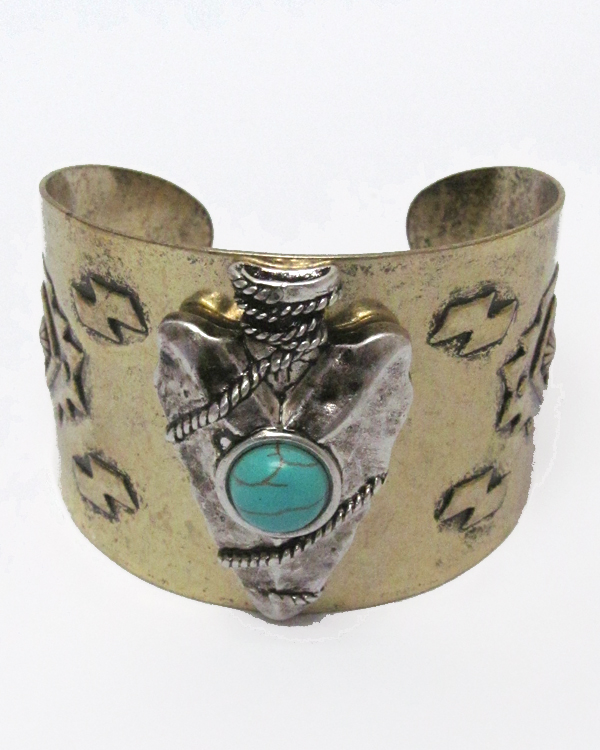 Turquoise arrowhead aztec theme wide bangle bracelet - brass -western