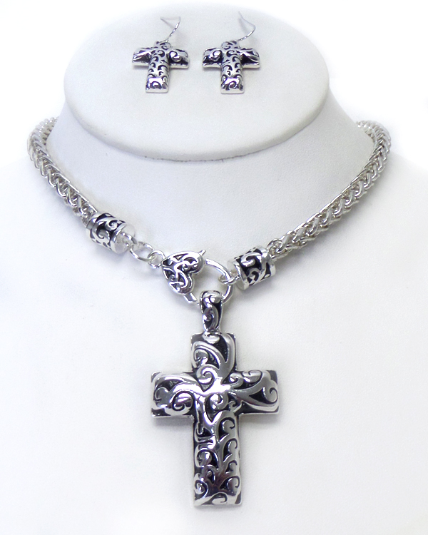Textured metal puffy cross necklace set