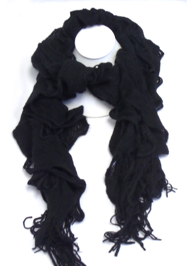 Ruffle winter scarf