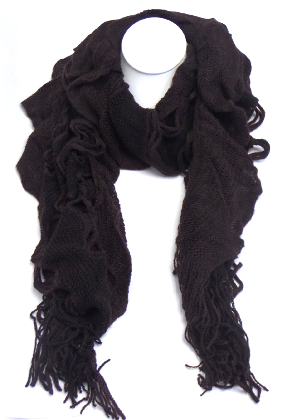 Ruffle winter scarf