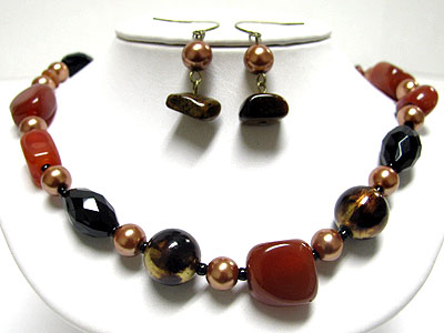 Mixed stone andglass beads necklace set