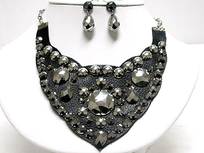 Facet metal stud chiffon ribbon backing bib style necklace