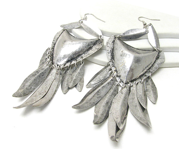 ANITIQUE STYLE METAL LEAVES DANGLE EARRING