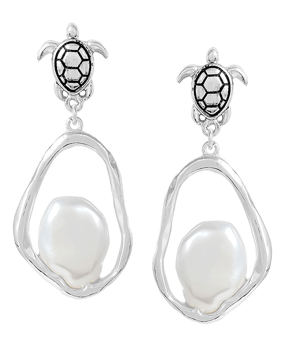 SEALIFE THEME PEARL HOOP DROP EARRING - TURTLE