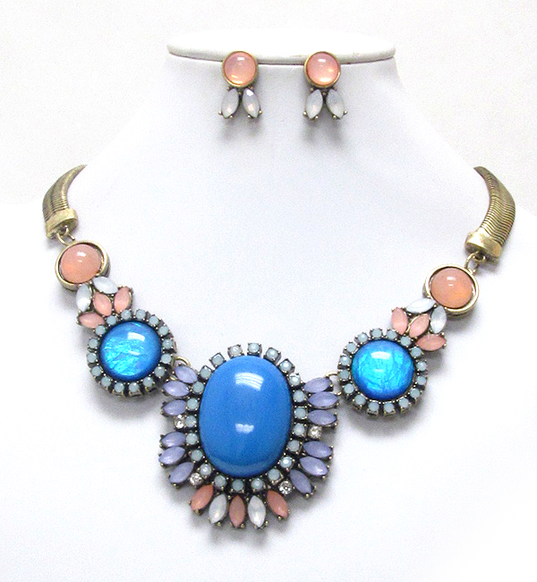 Multi crystal and facet glass deco and thick flat snake chain boutique style necklace earring set