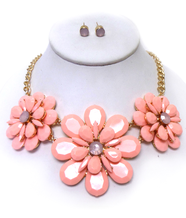 Three large linked flowers necklace set