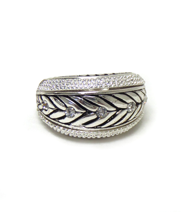 Stones textured metal ring