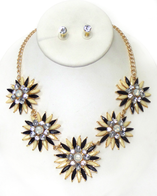 Multi crystal flower link necklace set