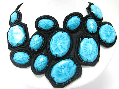 Simulated acryl stone chiffon ribbon back bib style necklace