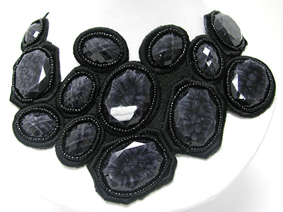 Simulated acryl stone chiffon ribbon back bib style necklace