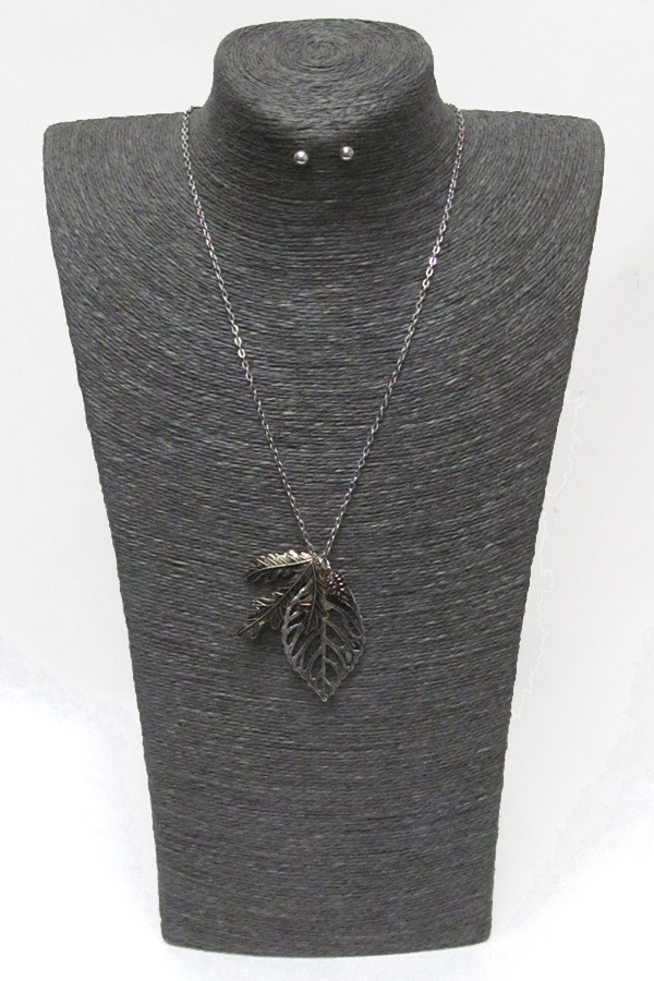 Feather and branch chain necklace set