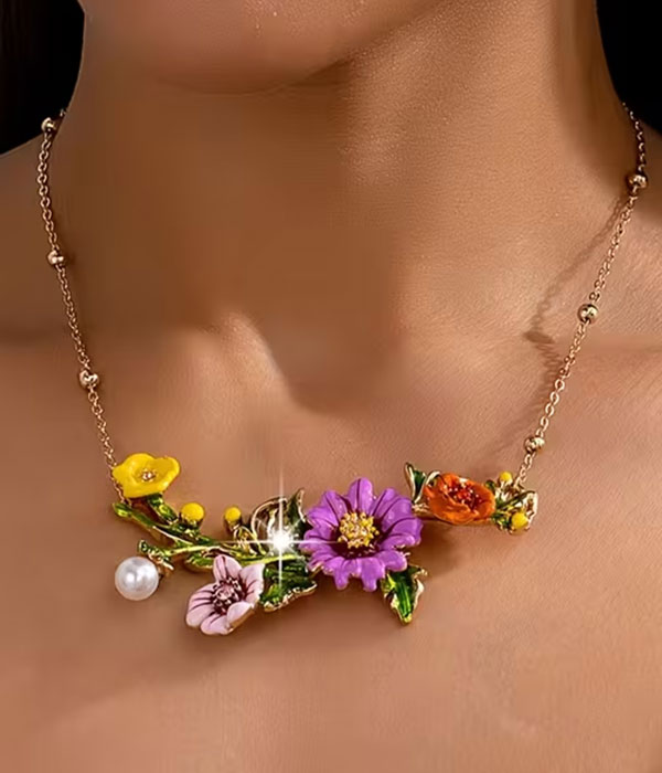Garden theme epoxy flower and pearl necklace