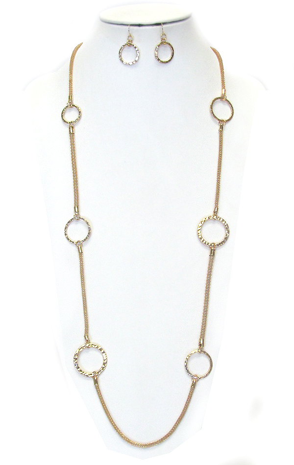 Metal ring link long station necklace set