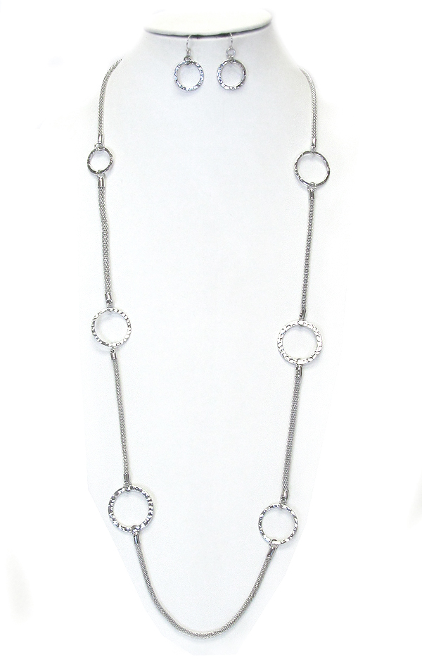 Metal ring link long station necklace set