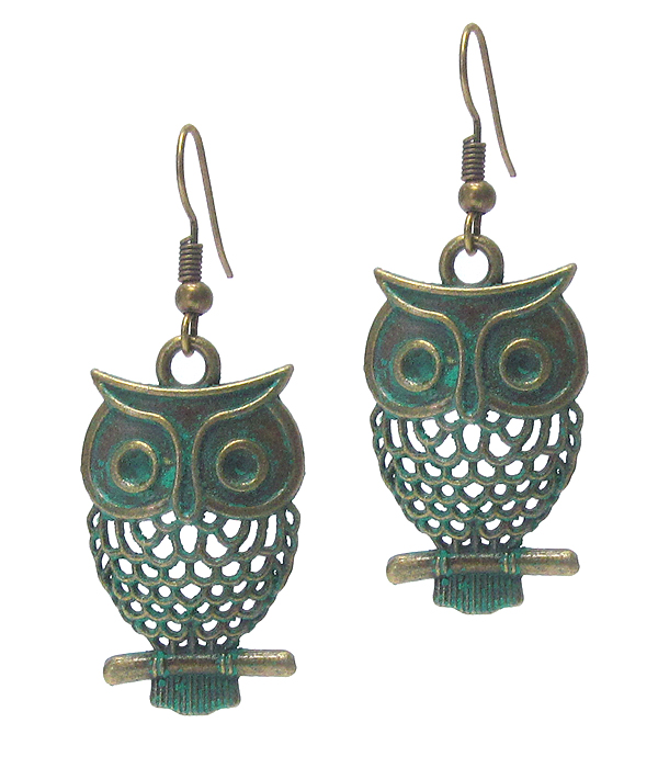 Vintage bronz owl earring