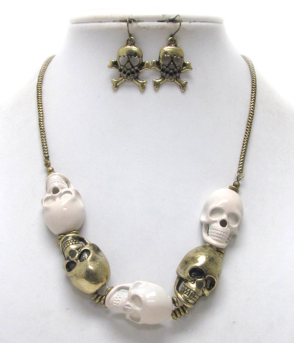 Multi metal and acryl skull patern necklace earring set