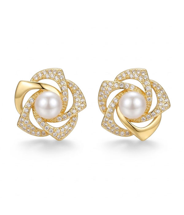 Pearl center flower earring