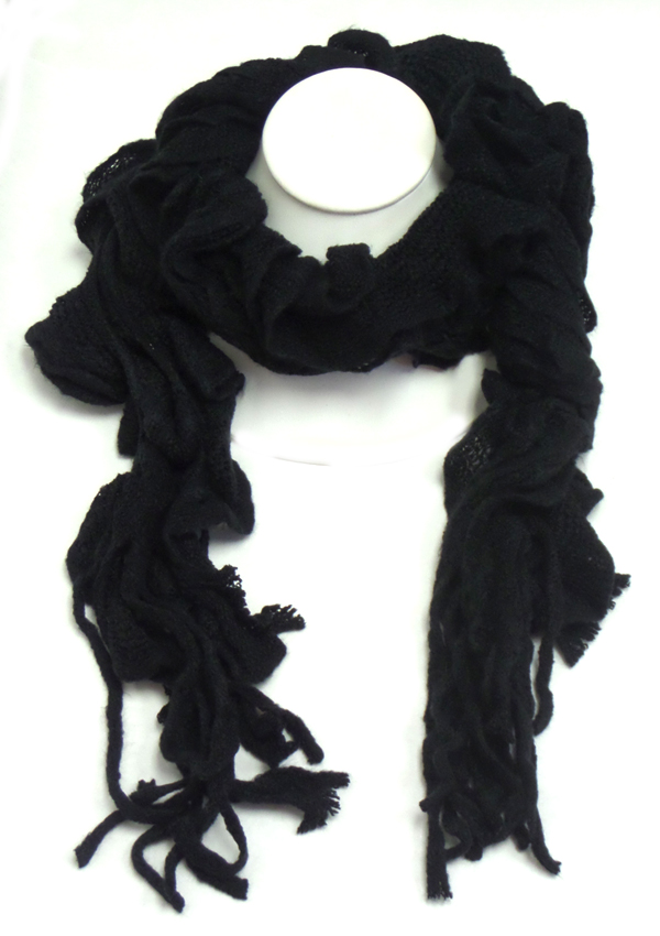 Ruffle winter scarf