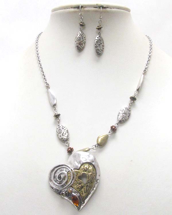 Burnish metal motif art hert pendant necklace set